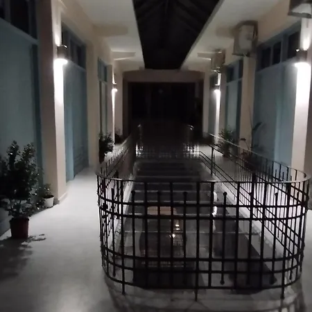 στούντιο στη στοά βαρβουτσή#2