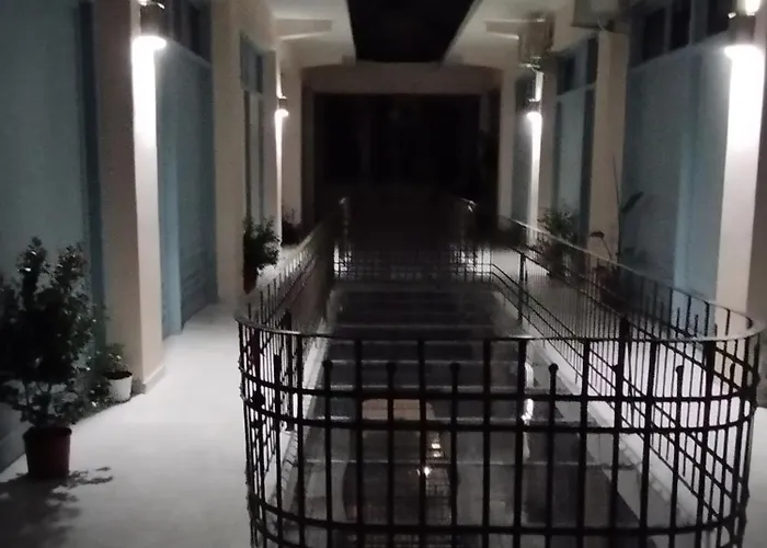 στούντιο στη στοά βαρβουτσή#2